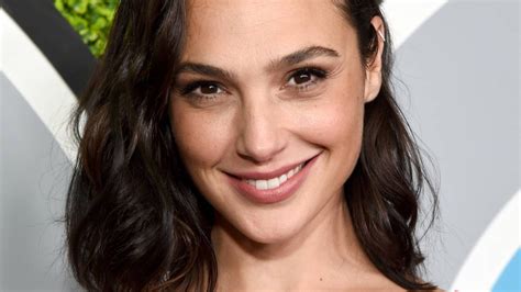 gal gadot sexy photos|Gal Gadots glow is so enviable in her latest swimsuit。